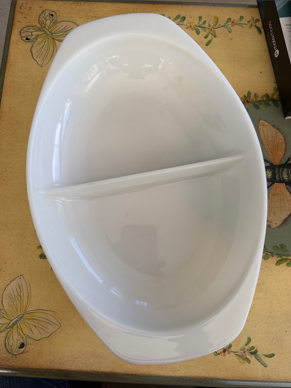PYREX white divided dish 1083 1-1/2 qt VINTAGE